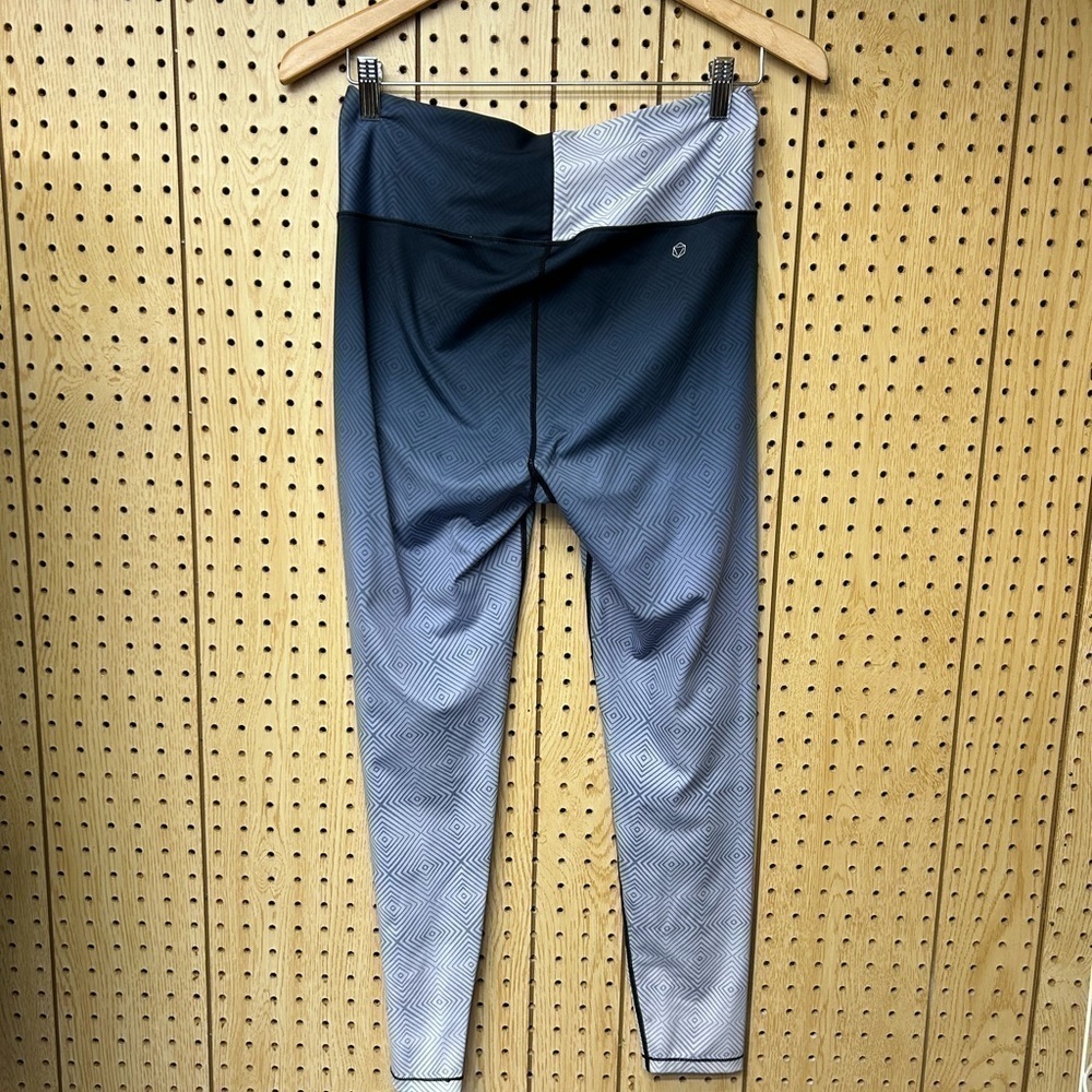 AR 33 High Rise Leggings - Picture 6 of 6